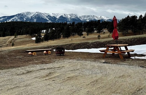 Fishtail Wohnmobilvermietung | Mystic View RV Site - Mountain Views - Pet Friendly