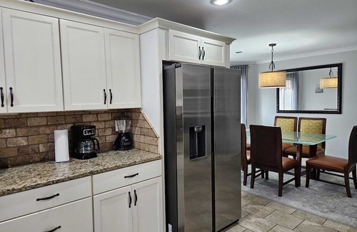 Cordova Haus | Elegant 7- BR Mansion with Pool - Near Gold Course & Essentials, All King Beds.