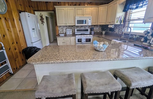 Bass Lake Haus | Cozy LakeView Cottage with a Touch of Modern Flair!
