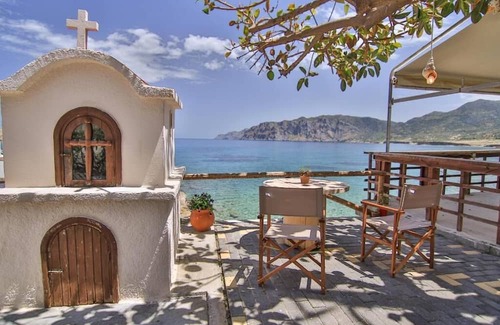 Mochlos Wohnung | The Wave House | Seafront Escape in Peaceful Mochlos
