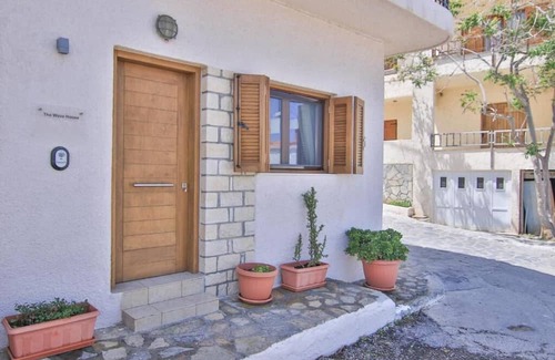 Mochlos Wohnung | The Wave House | Seafront Escape in Peaceful Mochlos