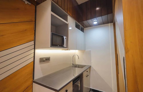 Mathura Haus | Spacious building in charming Mathura with WiFi, AC