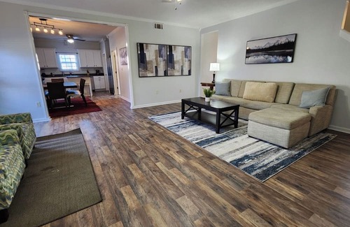 Olive Branch Haus | Family-Friendly 4BR Home in Olive Branch-POOL, Playground & near Stateline.