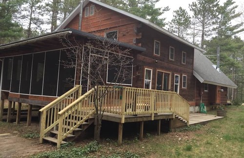 Paradise Haus | Peaceful Couple's Getaway in Lake Superior Forest