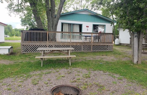 Lavigne Hütte | Robin #9 Graceland Cottages