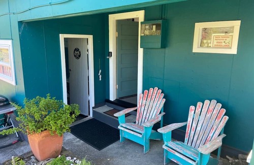 Mokau Haus | Mokau Point Break