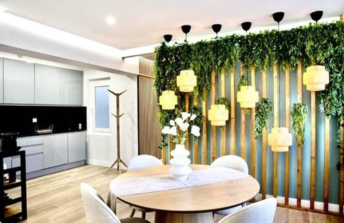Lugo Wohnung | Cathedral Apartment by Lugo Collection