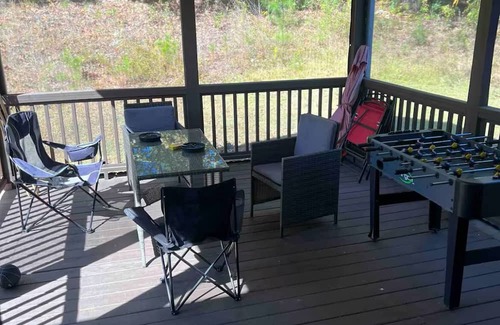 Hiram Haus | Charming 1-Master bedroom house in Hiram with AC, WiFi