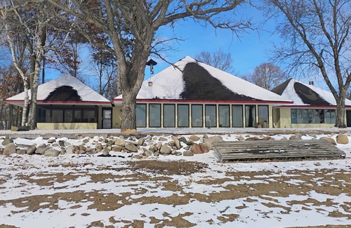 Indian Shores Haus | Charming 4-bedroom house in lovely McGregor with WiFi, AC