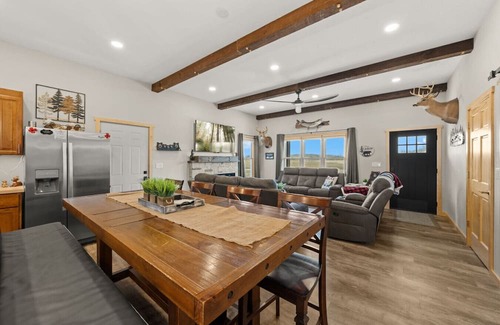 Markville Haus | Hibernation Station - 6BR On the Trails!