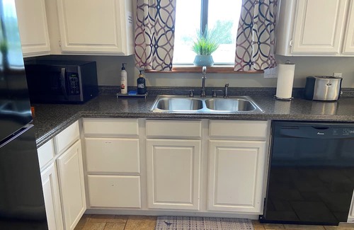 Vernal Eigentumswohnung | Temple Place Duplex located in Vernal, in town, 6 bedrooms, great for families