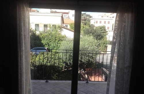 Quartiere XXVII Primavalle Wohnung | Casa Rosa cozy apartment within walking distance of the Vatican.