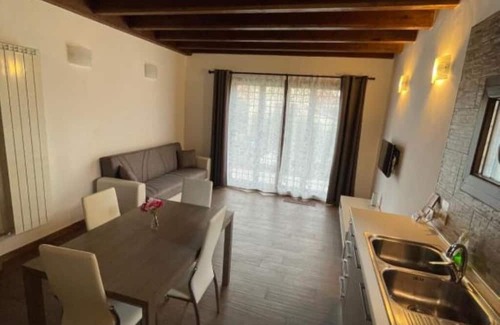 Quartiere XXVII Primavalle Wohnung | Casa Rosa cozy apartment within walking distance of the Vatican.