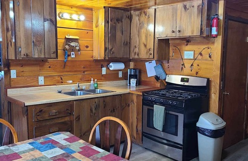 Franklin County Kabine | Loon Camp, sleeps 2 to 12, direct ATV trail access!