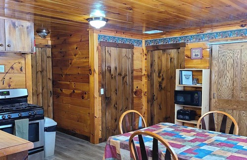Franklin County Kabine | Loon Camp, sleeps 2 to 12, direct ATV trail access!