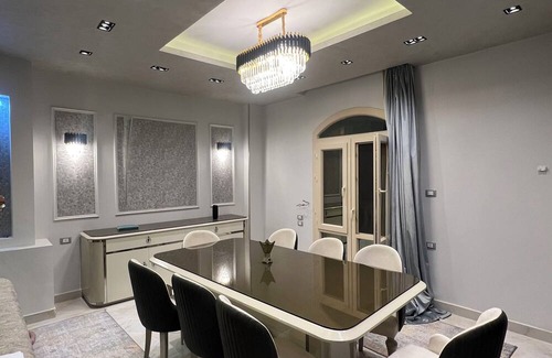 Faisal Haus | Charming 2-bedroom building in Suez Governorate with AC