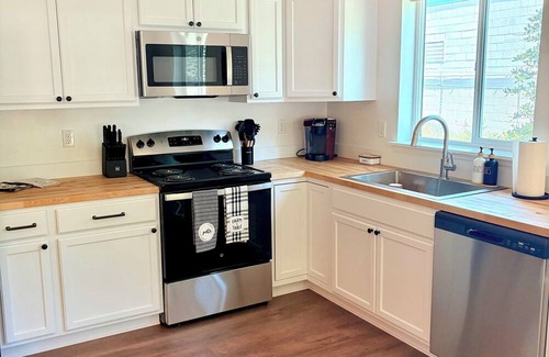 Riggins Haus | Main Street Retreat! Charming 3 Bedroom House in the heart of Riggins!