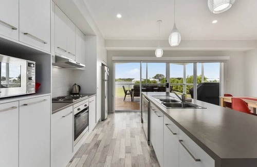 Lacepede Haus | Sunnysands Beach House - 4 bedrooms to relax, connect, and breathe