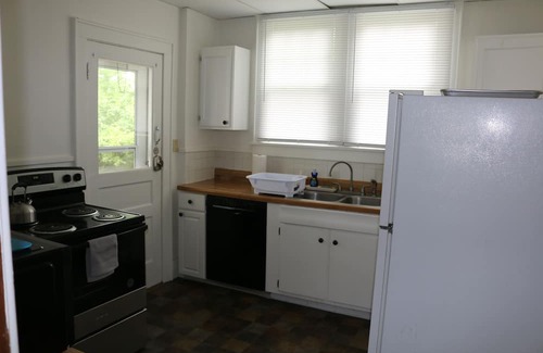 Athens Haus | Charming 3-bedroom house with WiFi and AC in Athens