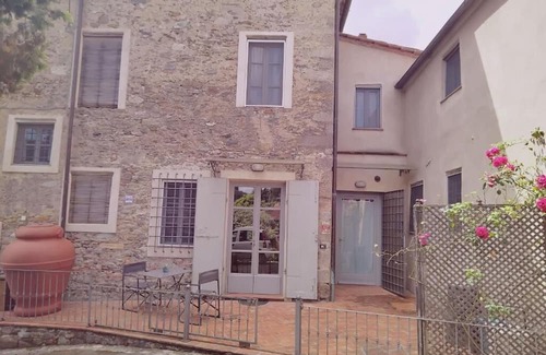 Sant'Andrea di Compito Haus | Casolare della Quiete ; Rustico Toscano [ 6 rooms ; 4 baths ]