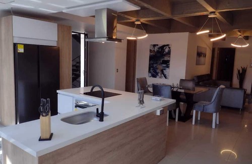 Castropol Wohnung | Spacious 3-bedroom apartment with AC, WiFi, Pool Table, Guest Friendly
