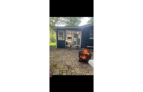 West Milford Kabine | Log Cabin with Great Lake Views