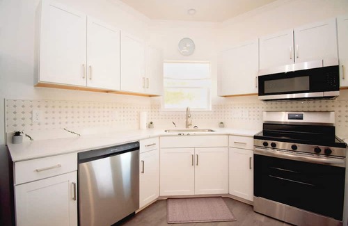 Gonzales Haus | 4/2 NEW COZY HOME in the heart of Gonzales, La.