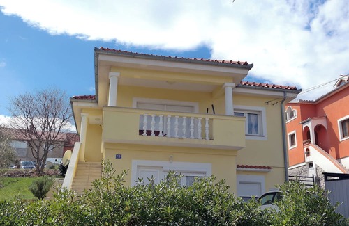 Buzdohanj Wohnung | Comfortable apartment for rent, perfect for up to 4 guests