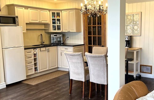 Cressy Wohnung | Welcome to Sunset View – Your Lakeside Retreat in Prince Edward County