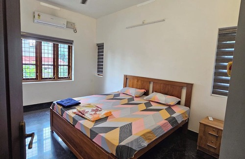 Kochi Haus | Family friendly 4 bedrooms with airconditioners, spacious, fully equipped house.