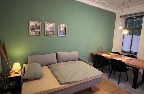 Reudnitz-Thonberg Wohnung | Modern and barrier-free apartment at Lene-Voigt-Park "Stuck and Style Reudnitz"