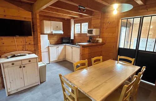 Bias Hütte | Cottage with heated pool and spa, 4km from the ocean near Mimizan
