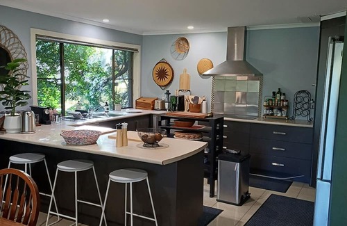 Tannum Sands Wohnung | Beautifully appointed Riverside Apartment with views near to river and beach.