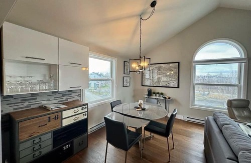 Magog Wohnung | Condo Azürea - A 5-minute walk from Plage des Cantons/Lac Memphrémagog