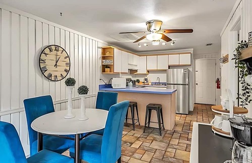 Clermont Eigentumswohnung | 2 BR/2 bath Clermont cottage w/Heated Olympic Pool/basketball/lake access