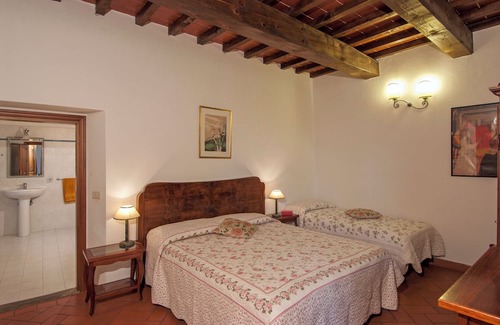 Pratovecchio Stia Sonstige | Is a "terrace on Casentino" placed at an ideal altitude, seven hundred meters.