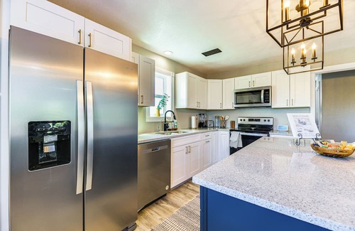 Long Mott Kabine | Bleu Bayou ~ Quiet Waterfront River Retreat w/ Private Dock and Ramp