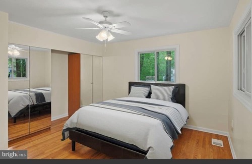 Dayton Haus | Charming 3-bedroom house with WiFi and AC in tranquil community in Ellicott City