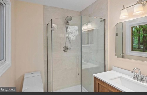 Dayton Haus | Charming 3-bedroom house with WiFi and AC in tranquil community in Ellicott City