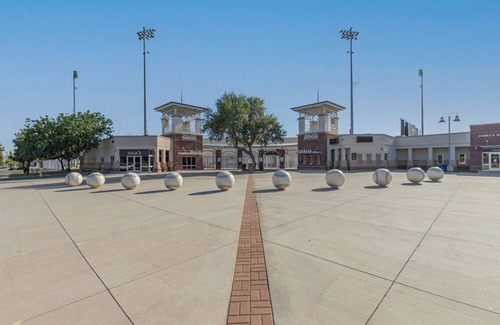 Surprise Farms Haus | Surprise Farms Paradise