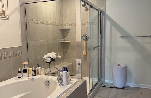 Hanover Eigentumswohnung | Cozy 3-bedroom condo with WiFi, AC in fabulous Hanover pet and family friendly