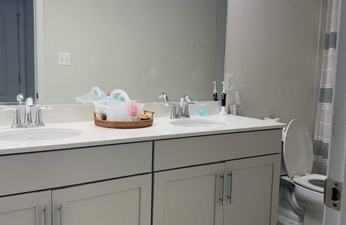 Hanover Eigentumswohnung | Cozy 3-bedroom condo with WiFi, AC in fabulous Hanover pet and family friendly