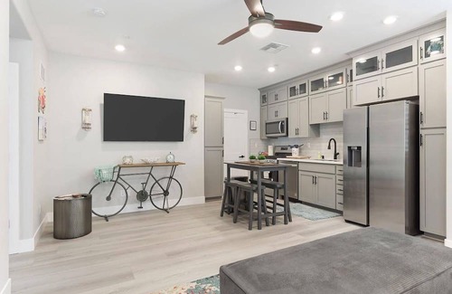 Pleasant Grove Wohnung | Charming studio in peaceful Rocklin with WiFi, AC