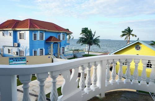 Belize City Wohnung | See Belize SEABREEZE Sea View Studio with Balcony, Pool & Overwater Deck, 2nd FL