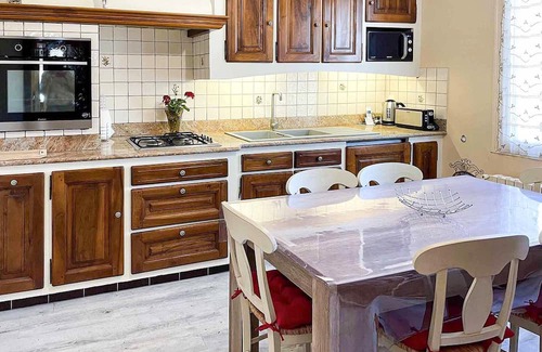 Sablet Haus | Lovely home in Sablet