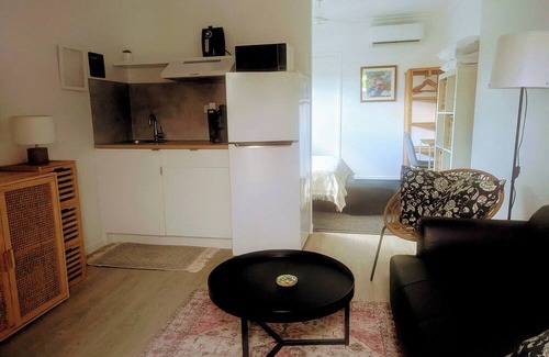 Kewarra Beach Wohnung | Modern retreat in beautiful beach suburb of tropical Far North Qld. Dog-friendly