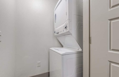 Washington Ave./ Memorial Park Wohnung | Modern Apartment with WiFi, pool and fitness room in vibrant Houston