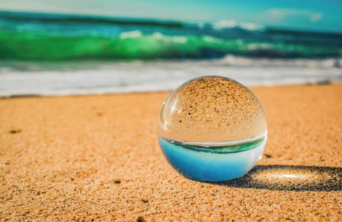 Ball Bay Haus | Endless Shores Escape