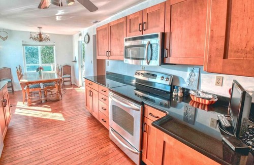 Crescent Beach Haus | Cabana II: Oceanview & Walk to the Beach