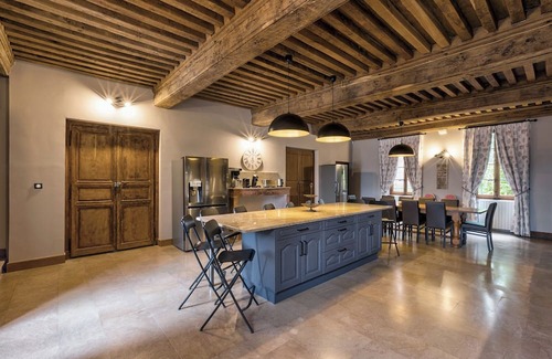 Cuisery Haus | Chateau rental in Burgundy with 10 bedrooms in France